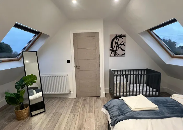 Entire Home In Nottingham For Family, Friends And Contractors